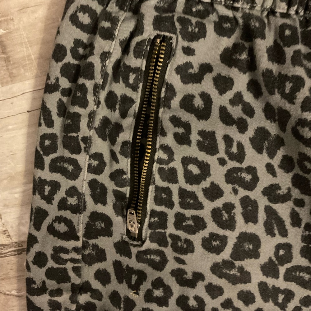 Celebrity Pink Gray Cheetah Print Jean Joggers - Picture 5 of 7